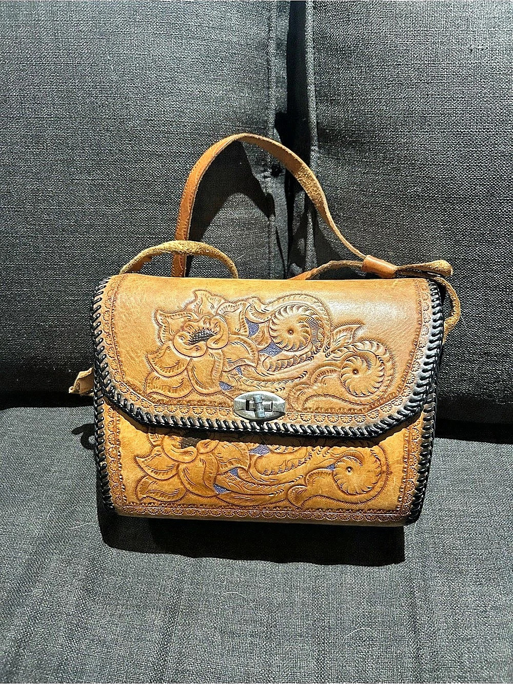 Vintage 70’s Western Boho Floral Hand Tooled Brown Leather Bag Turn Lock